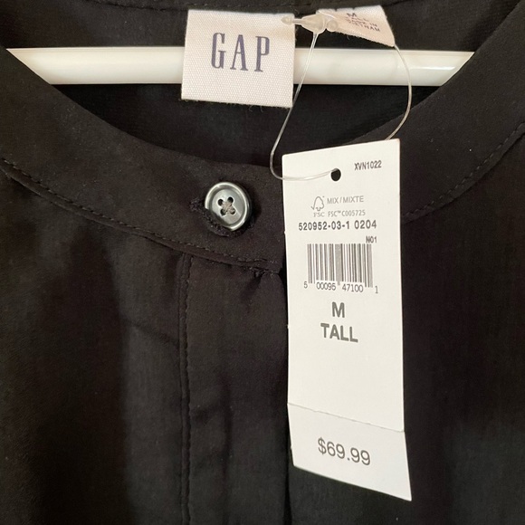 Never Worn Woman’s Dress - Picture 2 of 3